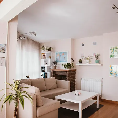 Becquer, Luminoso Y Amplio Apartamento, Playa A 3km Vut-1035-as Apartamento