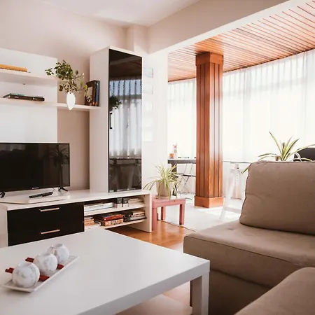 Becquer, Luminoso Y Amplio Apartamento, Playa A 3km Vut-1035-as Apartment